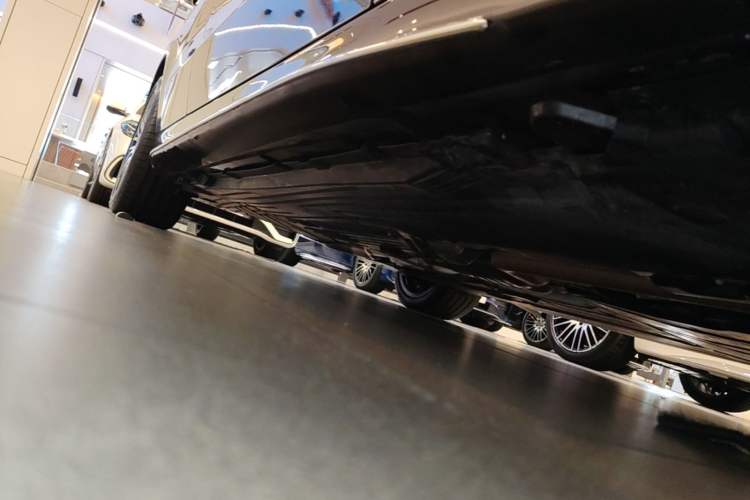 Used Mercedes-Benz C-Class 2023 Restyled C 260 L Sport Edition Chassis Front Right