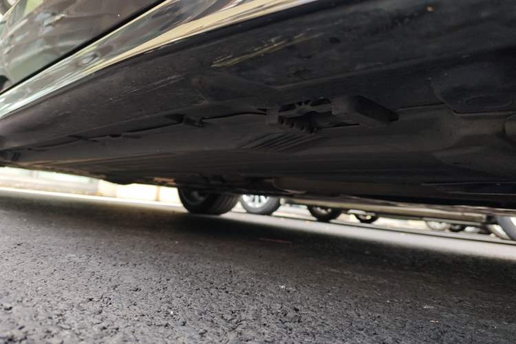 Used Mercedes-Benz C-Class 2023 C 260 L Bright Night Sports Edition Chassis Front Right