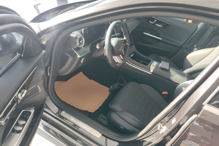 Used Mercedes-Benz C-Class 2023 C 260 L Sport Edition 4MATIC Driver Seat