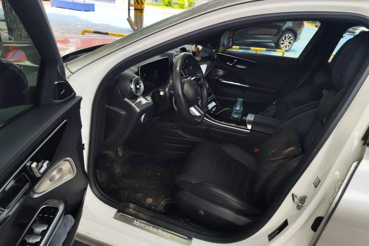 Used Mercedes-Benz C-Class 2023 Restyled C 260 L Night Edition Sports Version Driver Seat