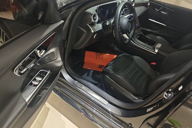 Used Mercedes-Benz C-Class 2023 Restyled C 260 L Sport Edition Driver Seat