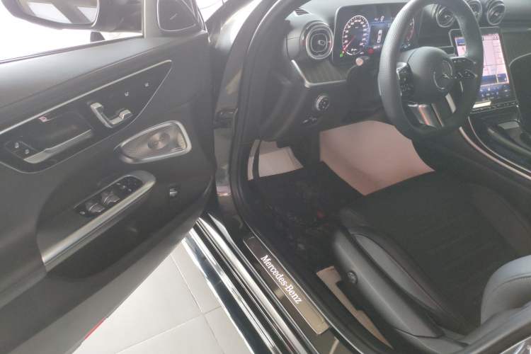 Used Mercedes-Benz C-Class 2023 Restyled C 260 L Night Edition Sports Version Driver Seat