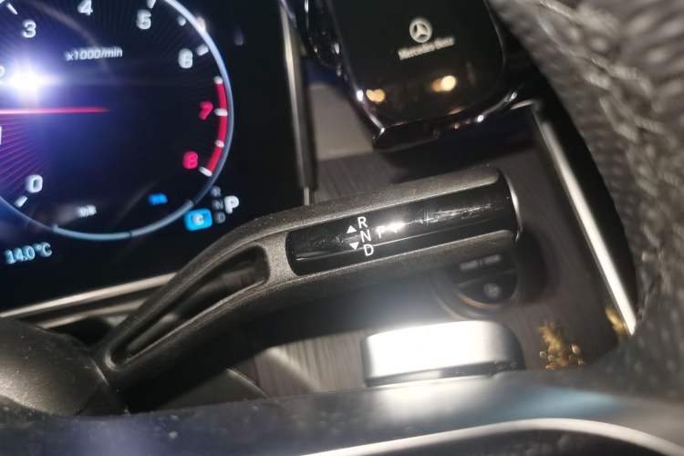 Used Mercedes-Benz C-Class 2023 Second Facelift C 260 L Sport Edition Gear Lever
