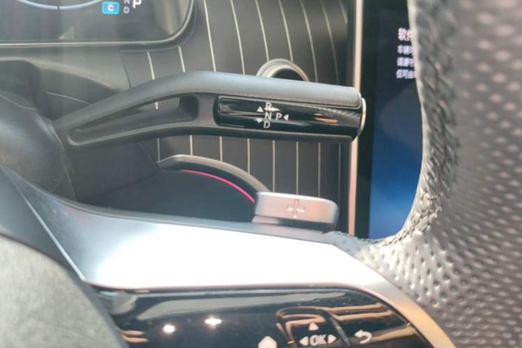 Used Mercedes-Benz C-Class 2023 C 260 L Sport Edition 4MATIC Gear Lever