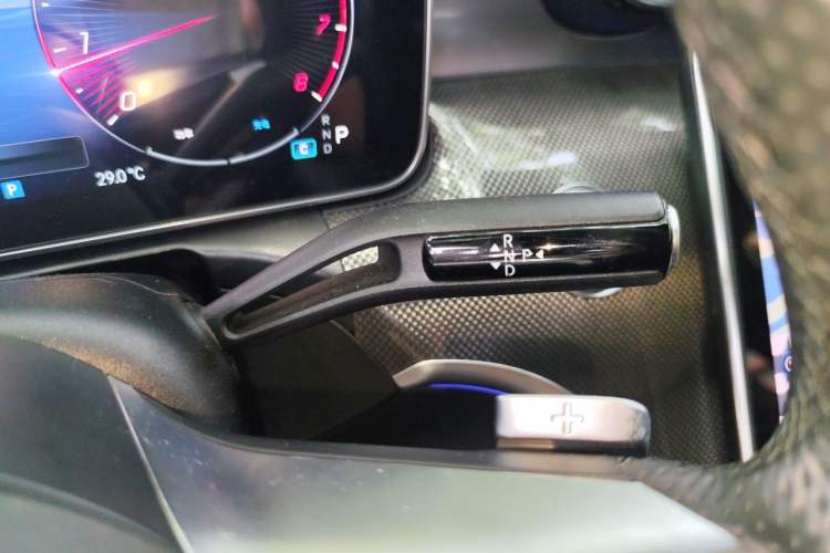 Used Mercedes-Benz C-Class 2023 Restyled C 260 L Night Edition Sports Version Gear Lever