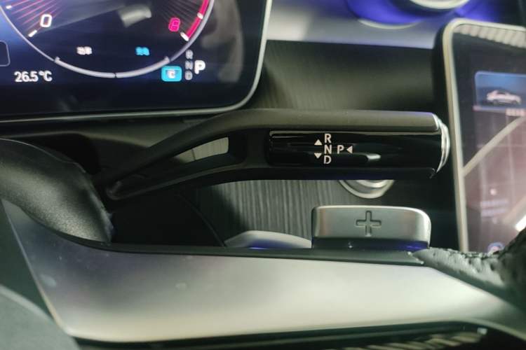 Used Mercedes-Benz C-Class 2023 C 260 L Sport Edition Gear Lever