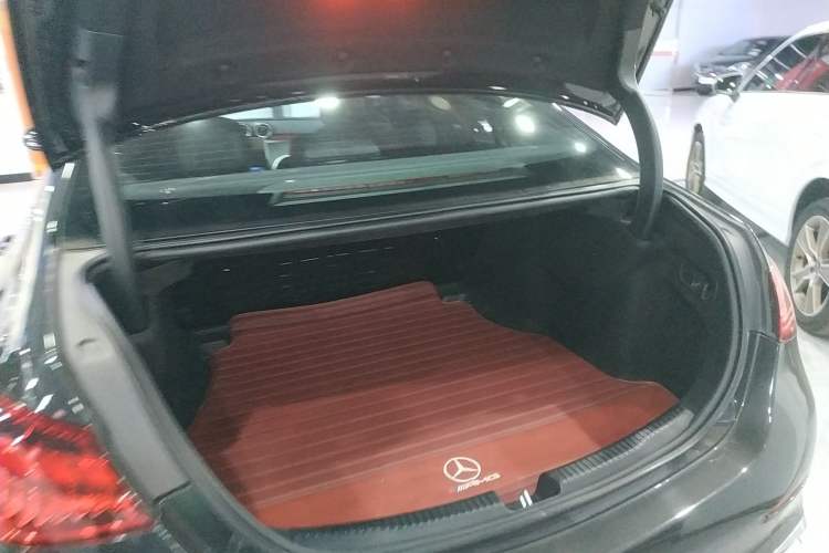 Used Mercedes-Benz C-Class 2023 C 200 L Sport Edition Interior 4