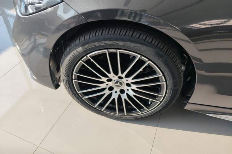 Used Mercedes-Benz C-Class 2023 C 260 L Sport Edition 4MATIC Left Front Wheel Hub