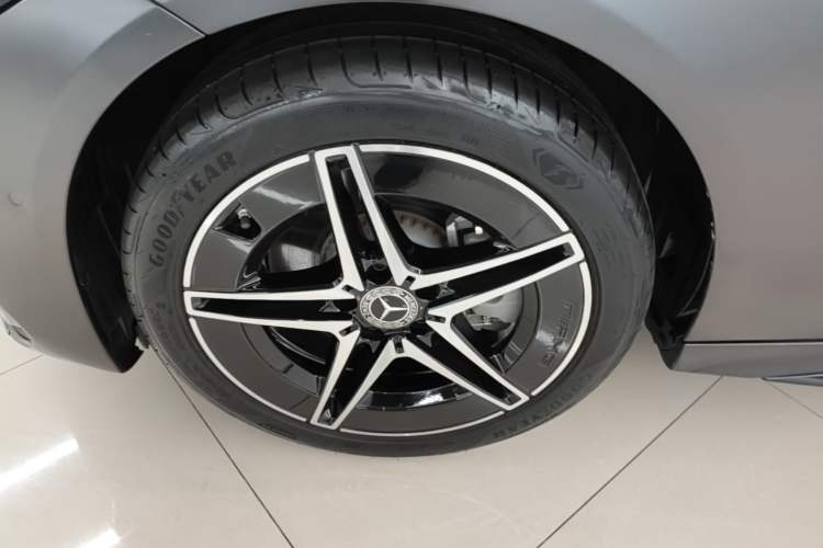 Used Mercedes-Benz C-Class 2023 Restyled C 260 L Night Edition Sports Version Left Front Wheel Hub
