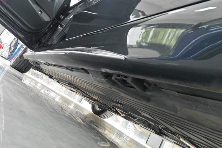 Used Mercedes-Benz C-Class 2023 C 200 L Sport Edition Left Side Sill