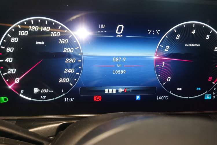 Used Mercedes-Benz C-Class 2023 Second Facelift C 260 L Sport Edition Odometer Close Up