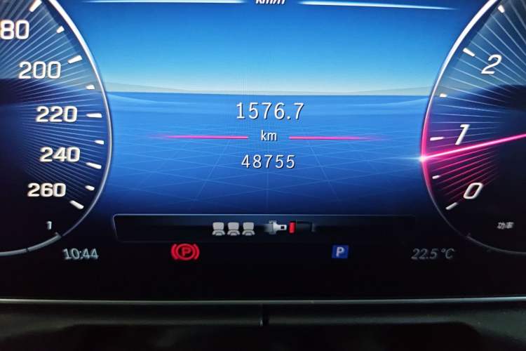 Used Mercedes-Benz C-Class 2023 Restyled C 260 L Sport Edition Odometer Close Up