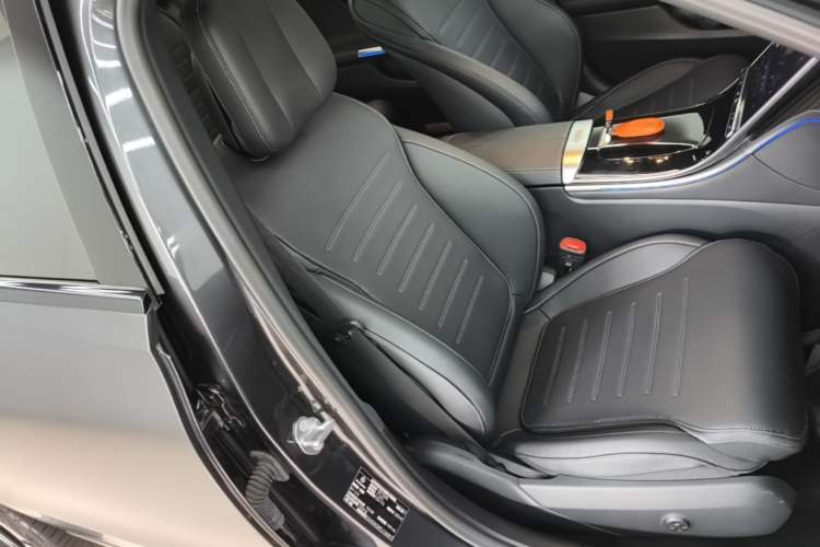 Used Mercedes-Benz C-Class 2023 Restyled C 260 L Night Edition Sports Version Right Front Seat