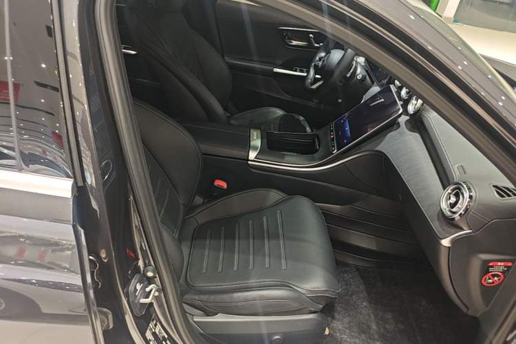 Used Mercedes-Benz C-Class 2023 Restyled C 260 L Sport Edition Right Front Seat