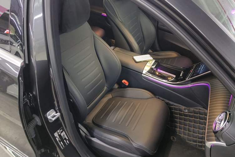 Used Mercedes-Benz C-Class 2023 Second Facelift C 260 L Sport Edition Right Front Seat