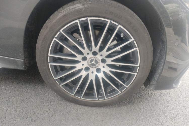 Used Mercedes-Benz C-Class 2023 Second Facelift C 260 L Sport Edition Right Front Wheel Hub