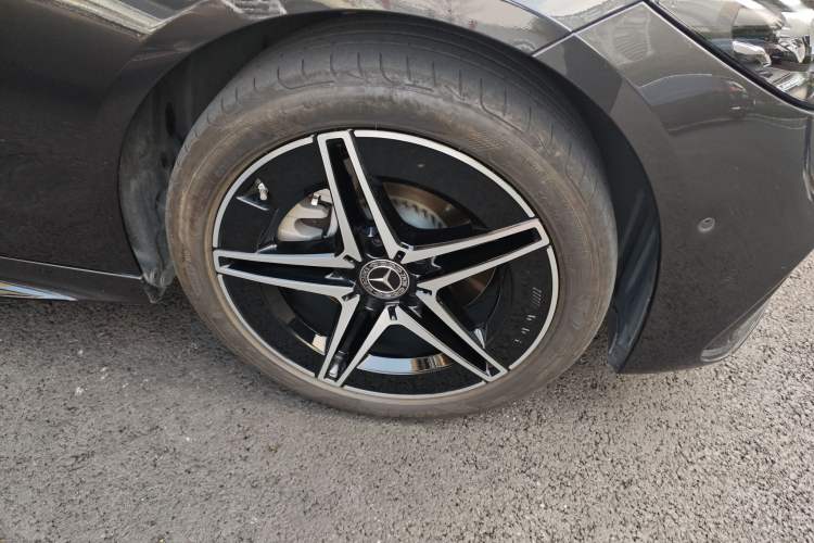 Used Mercedes-Benz C-Class 2023 C 260 L Bright Night Sports Edition Right Front Wheel Hub