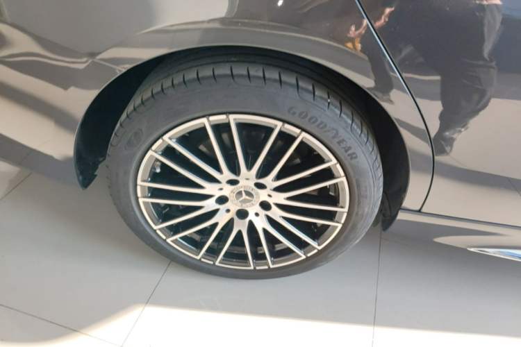 Used Mercedes-Benz C-Class 2023 C 260 L Sport Edition 4MATIC Right Rear Wheel Hub