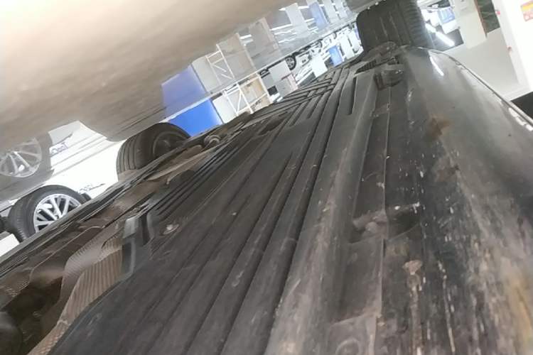 Used Mercedes-Benz C-Class 2023 Revised C 200 L Sport Edition Right Side Sill