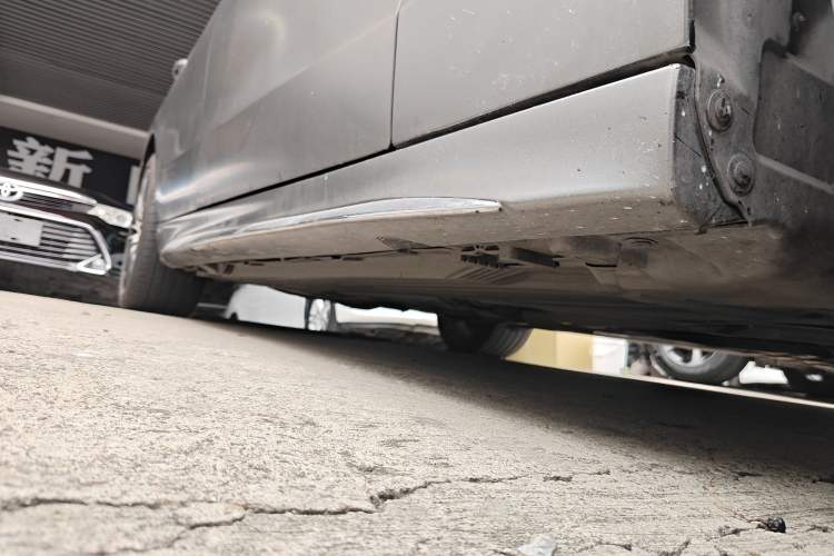 Used Mercedes-Benz C-Class 2023 Second Facelift C 260 L Sport Edition Right Side Sill