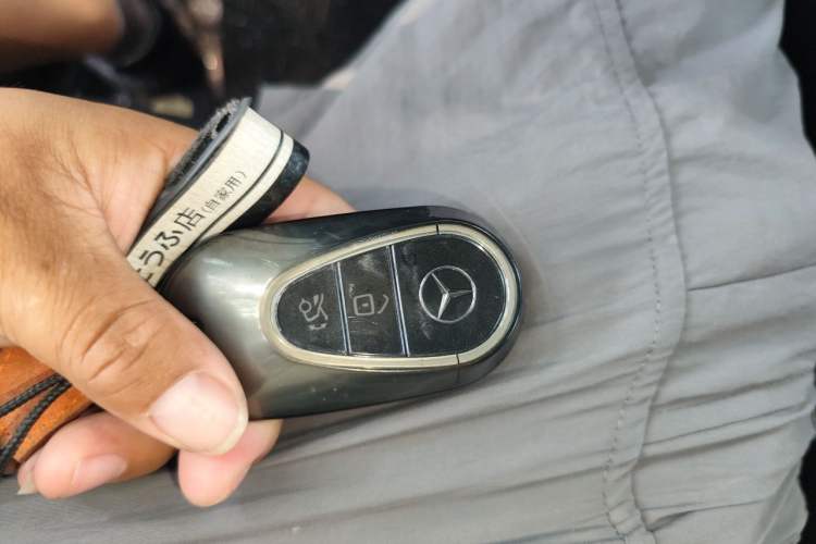 Used Mercedes-Benz C-Class 2023 Restyled C 260 L Night Edition Sports Version Vehicle Key