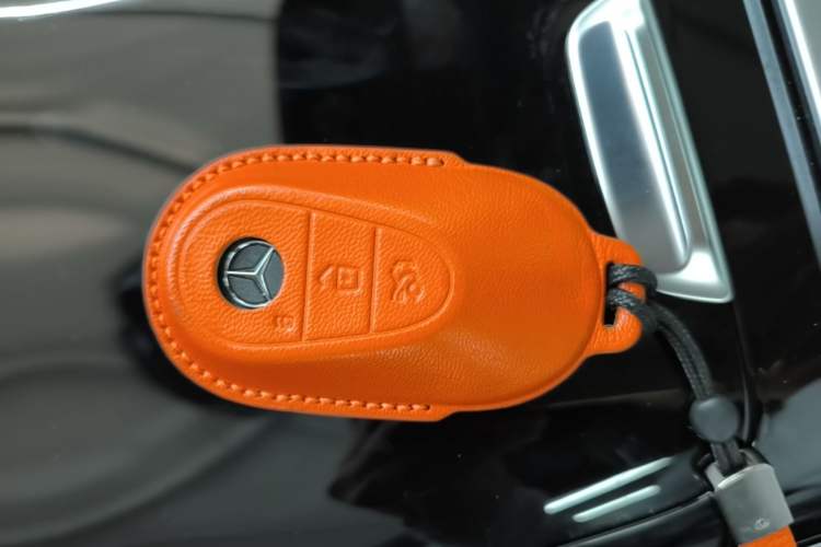 Used Mercedes-Benz C-Class 2023 Restyled C 260 L Night Edition Sports Version Vehicle Key