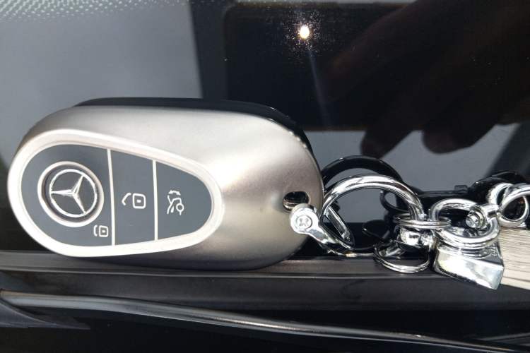 Used Mercedes-Benz C-Class 2023 Revised C 200 L Sport Edition Vehicle Key