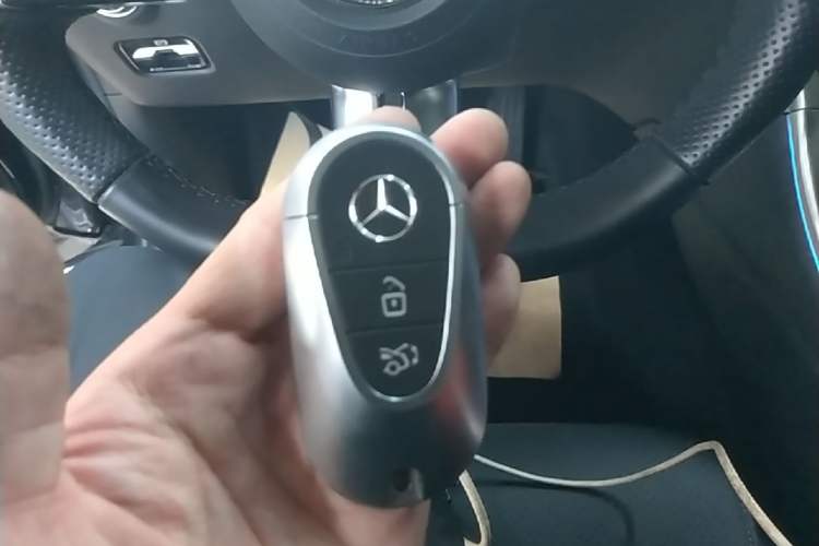 Used Mercedes-Benz C-Class 2023 Revised C 200 L Sport Edition Vehicle Key
