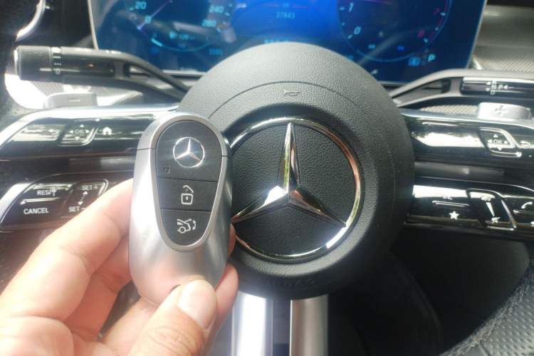 Used Mercedes-Benz C-Class 2023 Second Facelift C 260 L Sport Edition Vehicle Key
