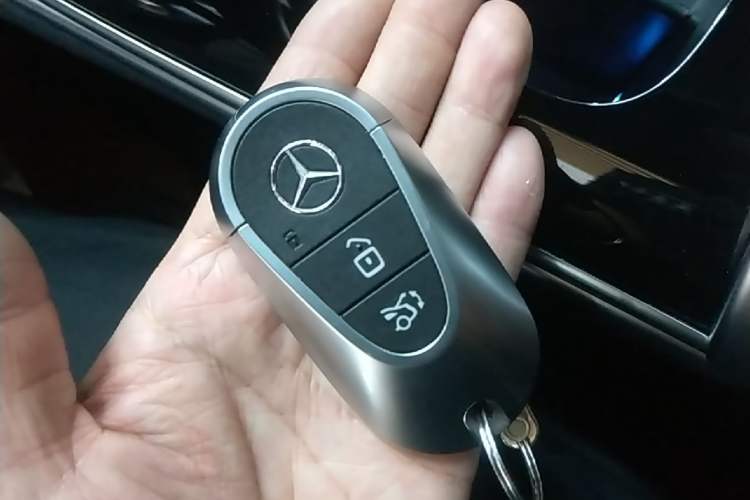 Used Mercedes-Benz C-Class 2023 Revised C 200 L Sport Edition Vehicle Key
