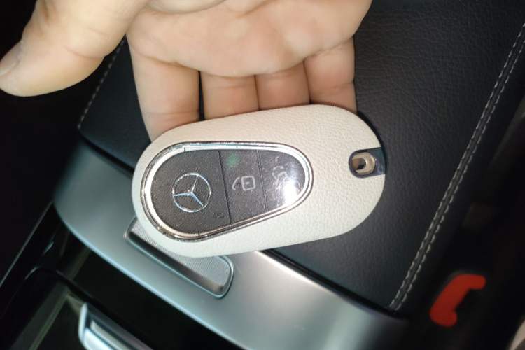 Used Mercedes-Benz C-Class 2023 Restyled C 260 L Night Edition Sports Version Vehicle Key