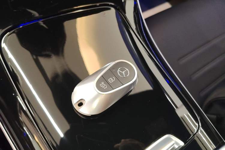 Used Mercedes-Benz C-Class 2023 Restyled C 260 L Sport Edition Vehicle Key