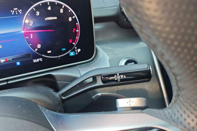 Used Mercedes-Benz C-Class 2023 Revised C 200 L Sport Edition Gear Lever