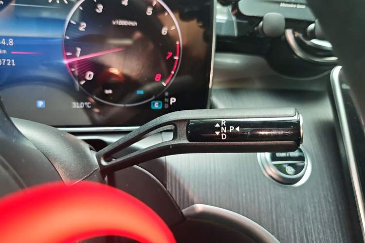 Used Mercedes-Benz C-Class 2023 Second Facelift C 260 L Sport Edition Gear Lever