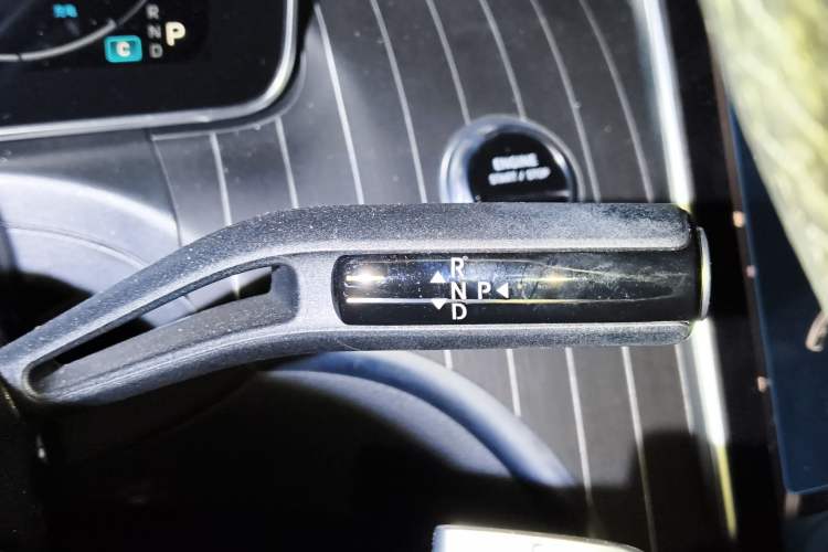 Used Mercedes-Benz C-Class 2023 C 200 L Sport Edition Gear Lever