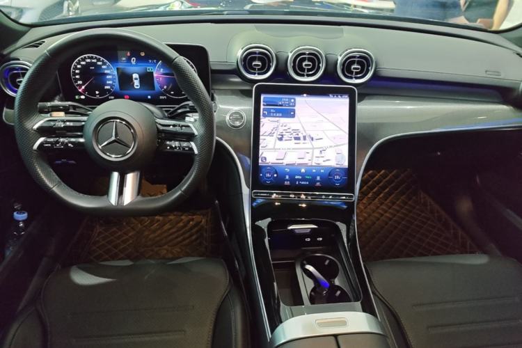 Used Mercedes-Benz C-Class 2023 Second Facelift C 260 L Sport Edition Center Console