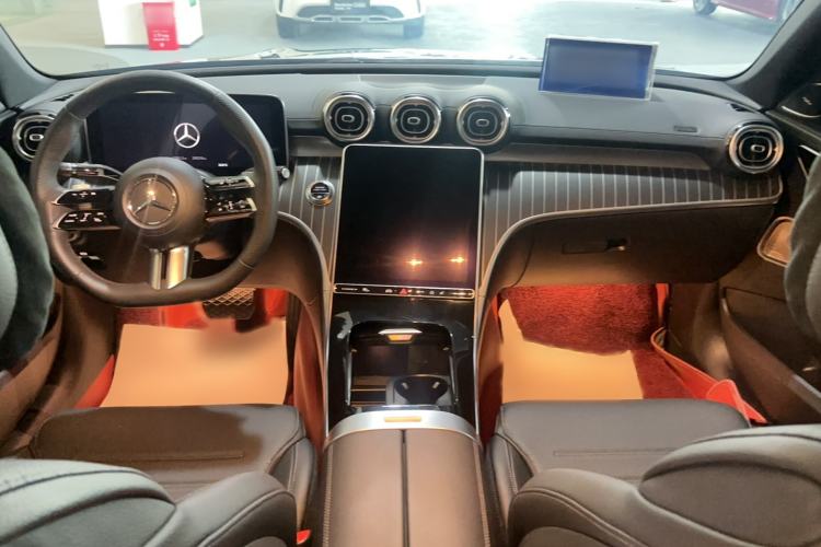 Used Mercedes-Benz C-Class 2023 Restyled C 260 L Night Edition Sports Version Center Console