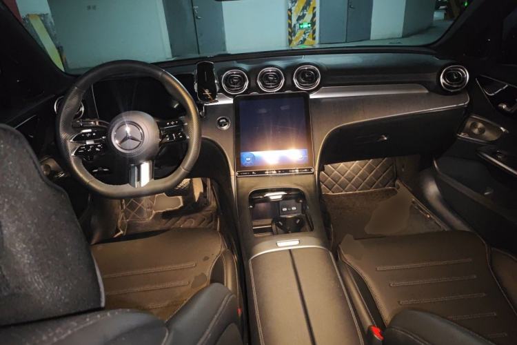 Used Mercedes-Benz C-Class 2023 Restyled C 260 L Night Edition Sports Version Center Console