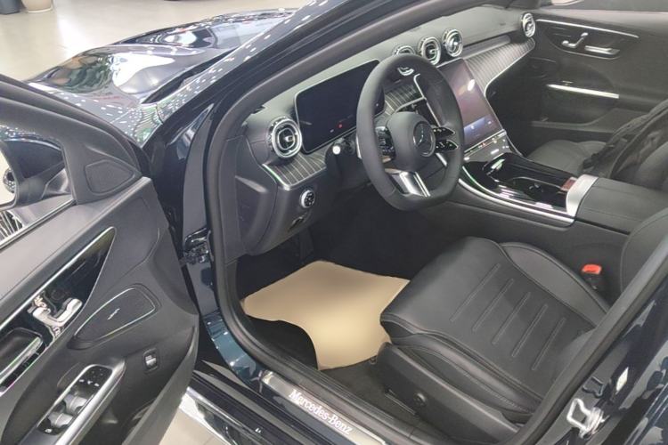 Used Mercedes-Benz C-Class 2023 Restyled C 260 L Sport Edition Driver Seat