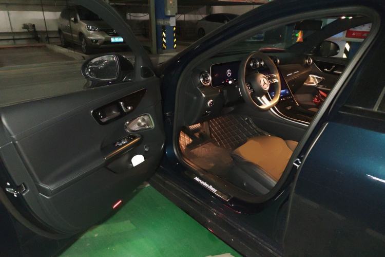 Used Mercedes-Benz C-Class 2023 C 260 L Bright Night Sports Edition Driver Seat