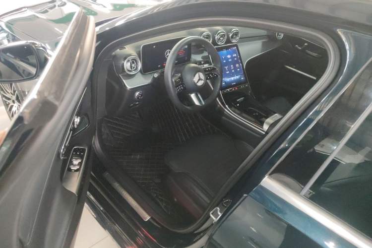 Used Mercedes-Benz C-Class 2023 Revised C 200 L Sport Edition Driver Seat