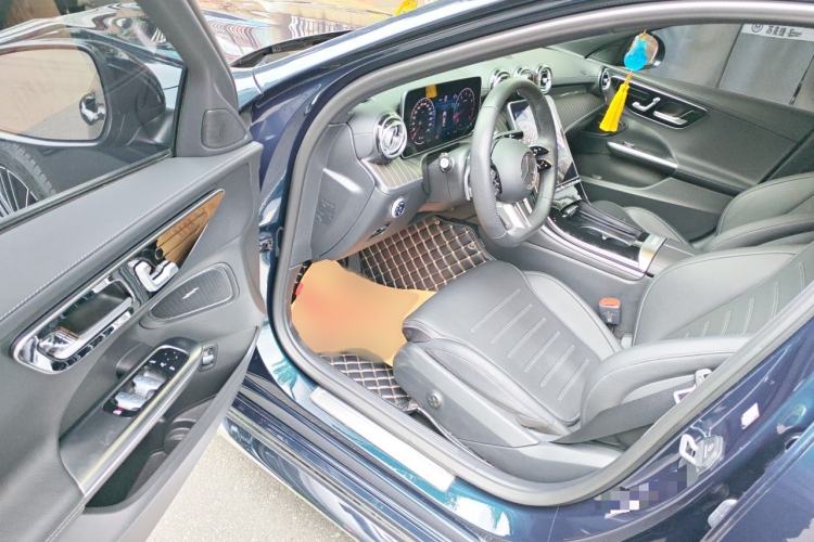 Used Mercedes-Benz C-Class 2023 Restyled C 260 L Sport Edition Driver Seat