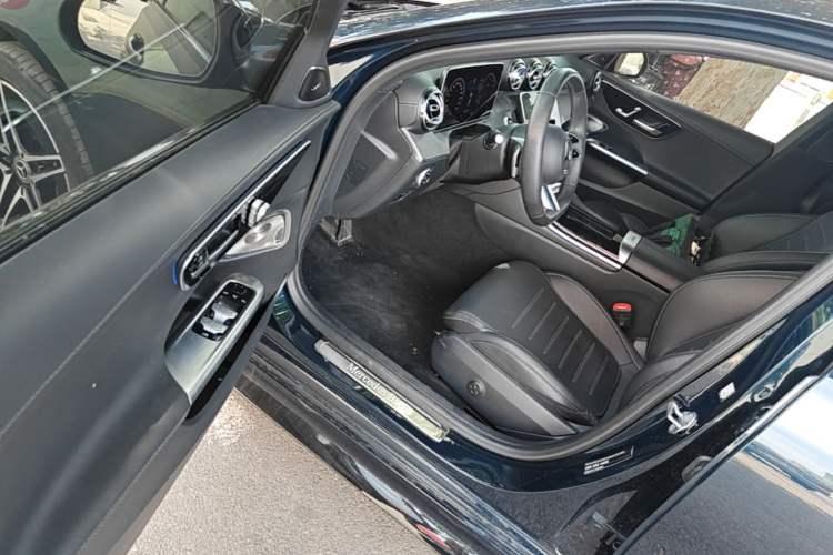 Used Mercedes-Benz C-Class 2023 C 260 L Bright Night Sports Edition Driver Seat