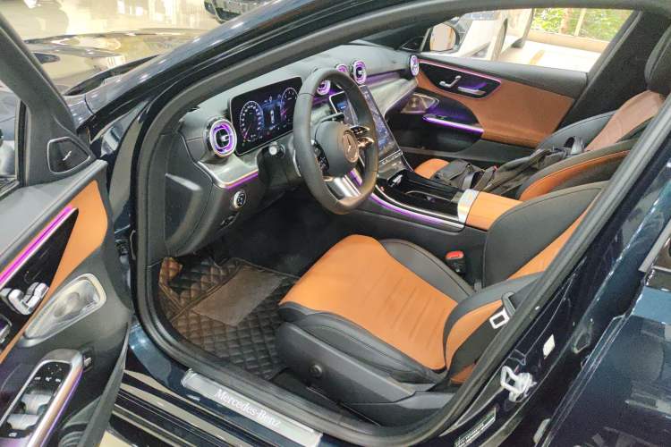 Used Mercedes-Benz C-Class 2023 Restyled C 260 L Night Edition Sports Version Driver Seat