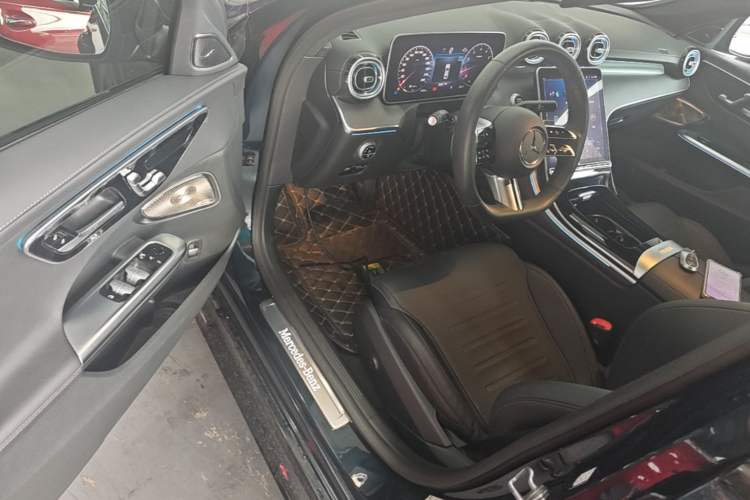 Used Mercedes-Benz C-Class 2023 Restyled C 260 L Night Edition Sports Version Driver Seat