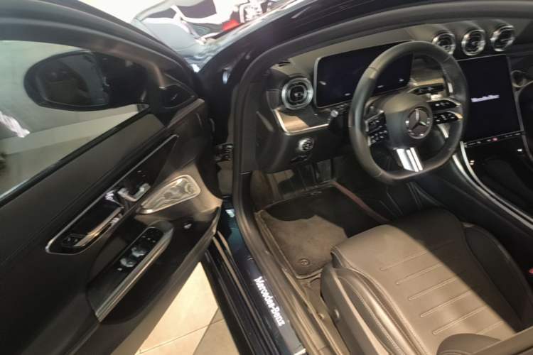 Used Mercedes-Benz C-Class 2023 Restyled C 260 L Night Edition Sports Version Driver Seat