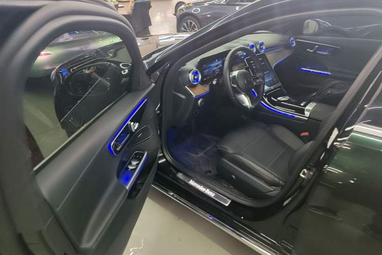 Used Mercedes-Benz C-Class 2023 Facelift C 260 L Driver Seat
