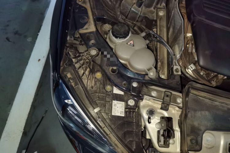 Used Mercedes-Benz C-Class 2023 Facelift C 260 L Engine Bay Right