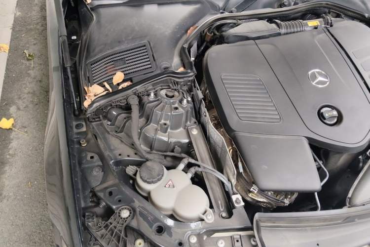 Used Mercedes-Benz C-Class 2023 Second Facelift C 260 L Engine Bay Right