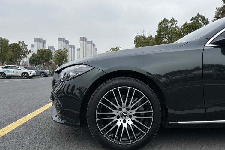 Used Mercedes-Benz C-Class 2023 Facelift C 260 L Exterior 5